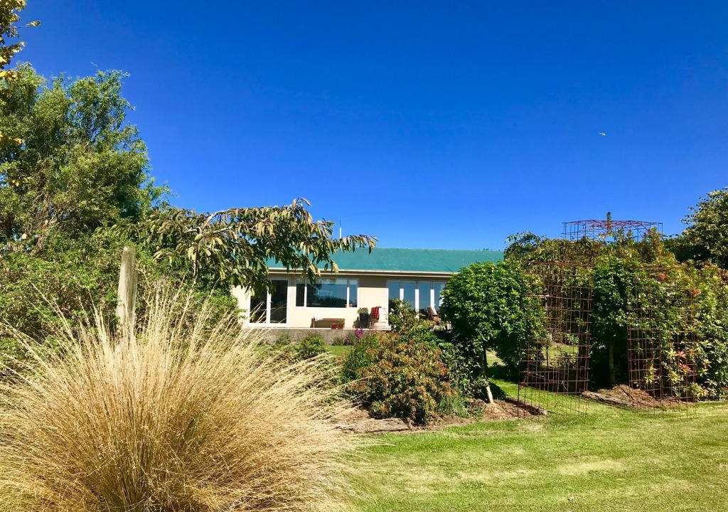 Waikana Bed & Breakfast | Southland Organic Farmstay
