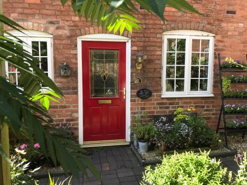 Southwell Apartment | Southwell Accommodation with Private Garden