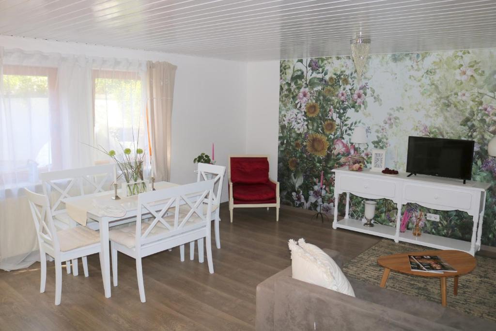 Weingarten Apartment | Soutterain - Wohnung mit Senkgarten