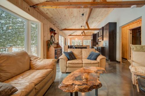 Blue Sea Ski Chalet | Spa by Lake Edja - Chalet Yellow Mellow