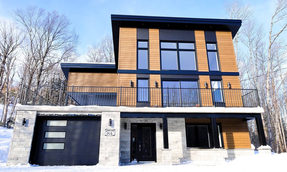 Saint-Philemon Ski Chalet | Spa, Mountains & Ultimate Comfort | Le Jameson