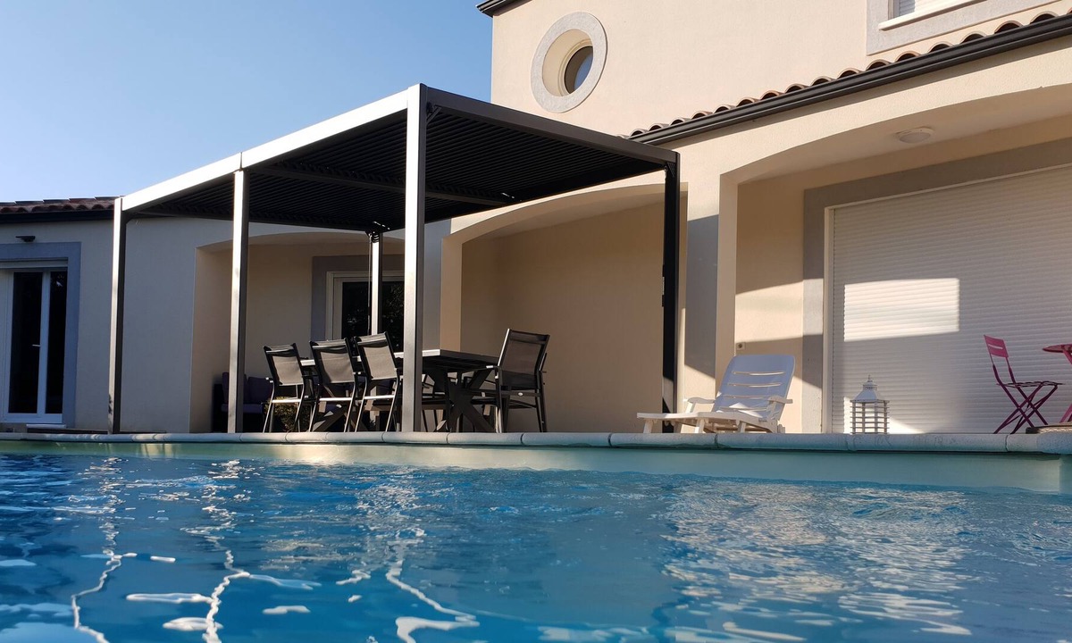 Villalbe Villa | Space, modern comfort, relaxed lifestyle, swimming pool, pétanque court