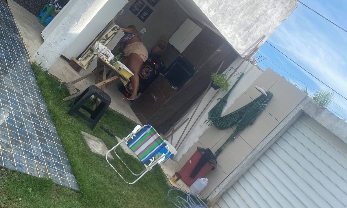 Abrantes RV Rental | Space with swimming pool
