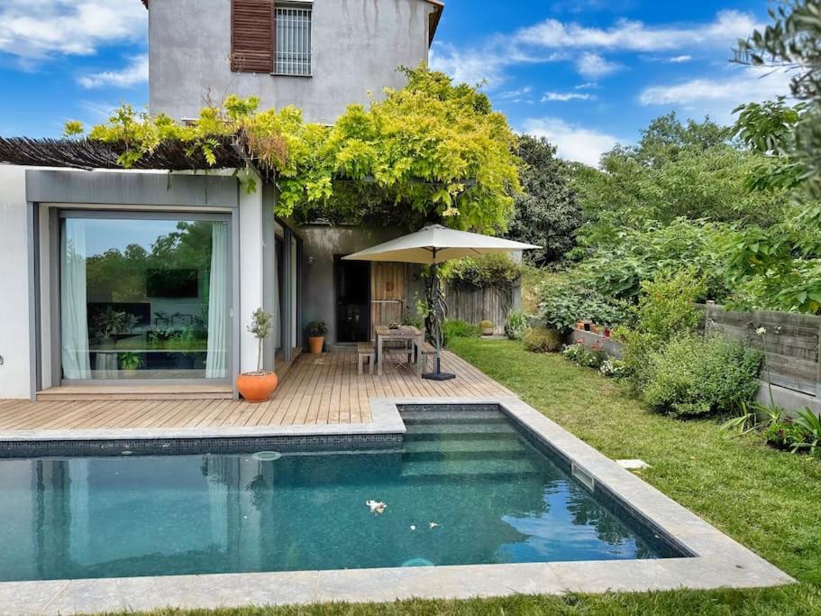 Plan-de-Cuques Villa | Spacieuse Villa avec Piscine & Jardin - Hébergement Classé