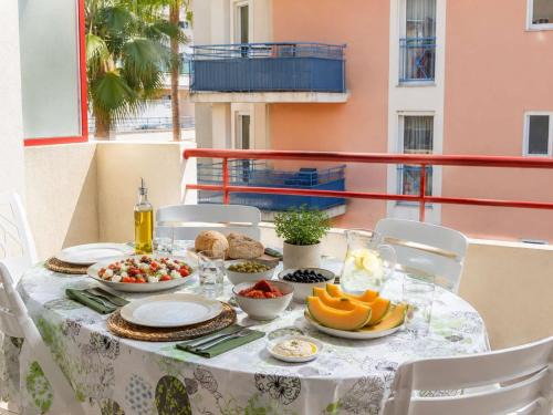 Saint-Raphael Apartment | Spacieux T2 avec grande terrasse à Saint-Raphaël, proche mer et gare, garage inclus - FR-1-226A-102