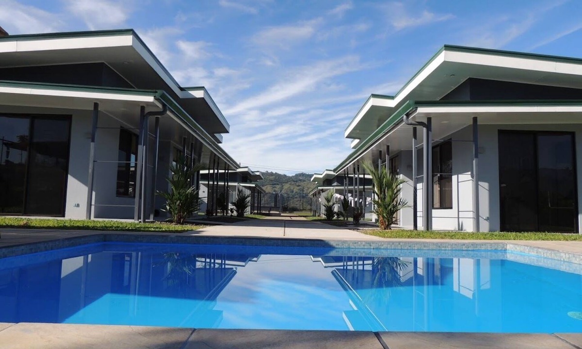 San Isidro de El General House | Spacious 2-Home Retreat for Large Groups, A/C, Wi-Fi, TV & Washer/Dryer Included