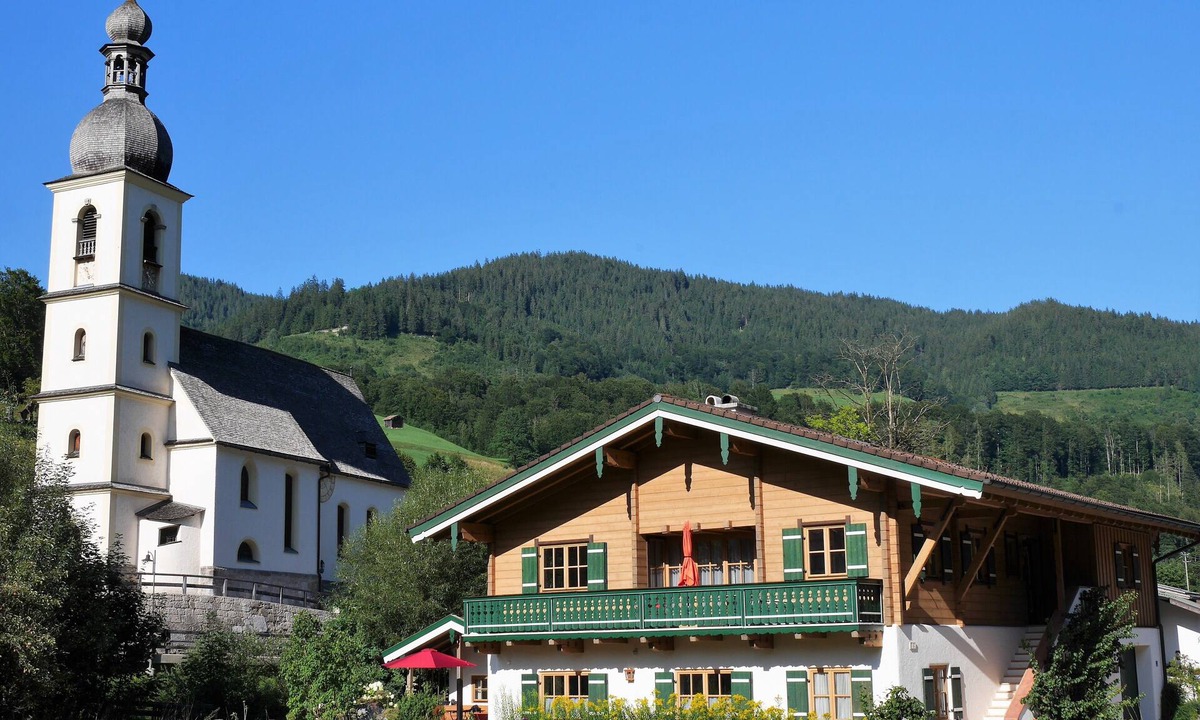 Ramsau bei Berchtesgaden Apartment | Spacious holiday loft in the middle of the mountaineering village of Ramsau! Central and quiet!