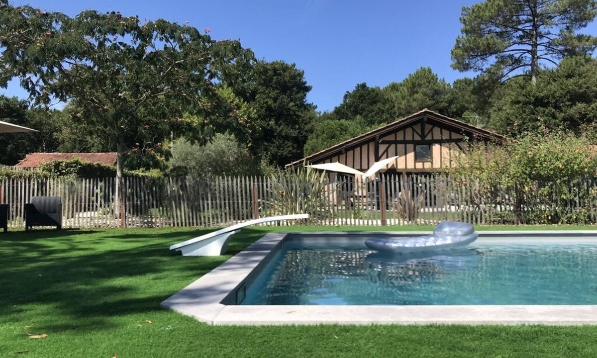 Saint-Geours-de-Maremne House | Spacious house in wooded grounds: Swimming pool/Jacuzzi and Tennis court