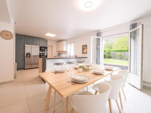 Torcy-le-Grand Villa | Spacious & Modern Property - between Disney & Paris - close to transportation, highway, amenities