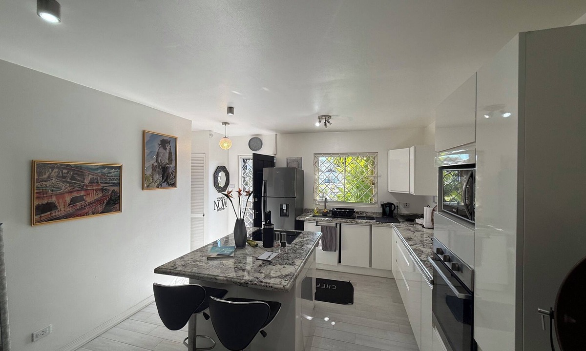 Rendezvous Apartment | Spacious 1 bed apt with AC & 2 patios in Barbados