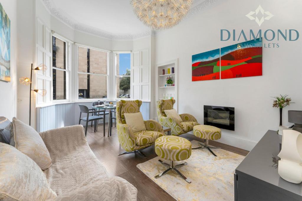 Bonnington Apartment | Spacious 1 Bed Ground Floor Apartment with Garden