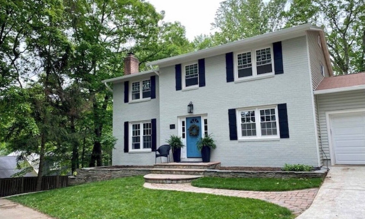 Fairfax House | Spacious 1 BR Modern Basement Suite near GMU w/private entry - Updated Amenities