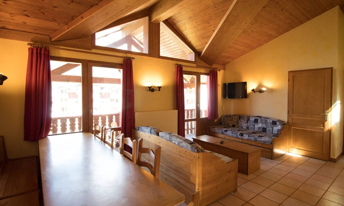 Lanslevillard Apartment | Spacious 10-12 Pers Duplex, Near Slopes, Balcony, WiFi, Sauna, Fitness, Val-Cenis, France