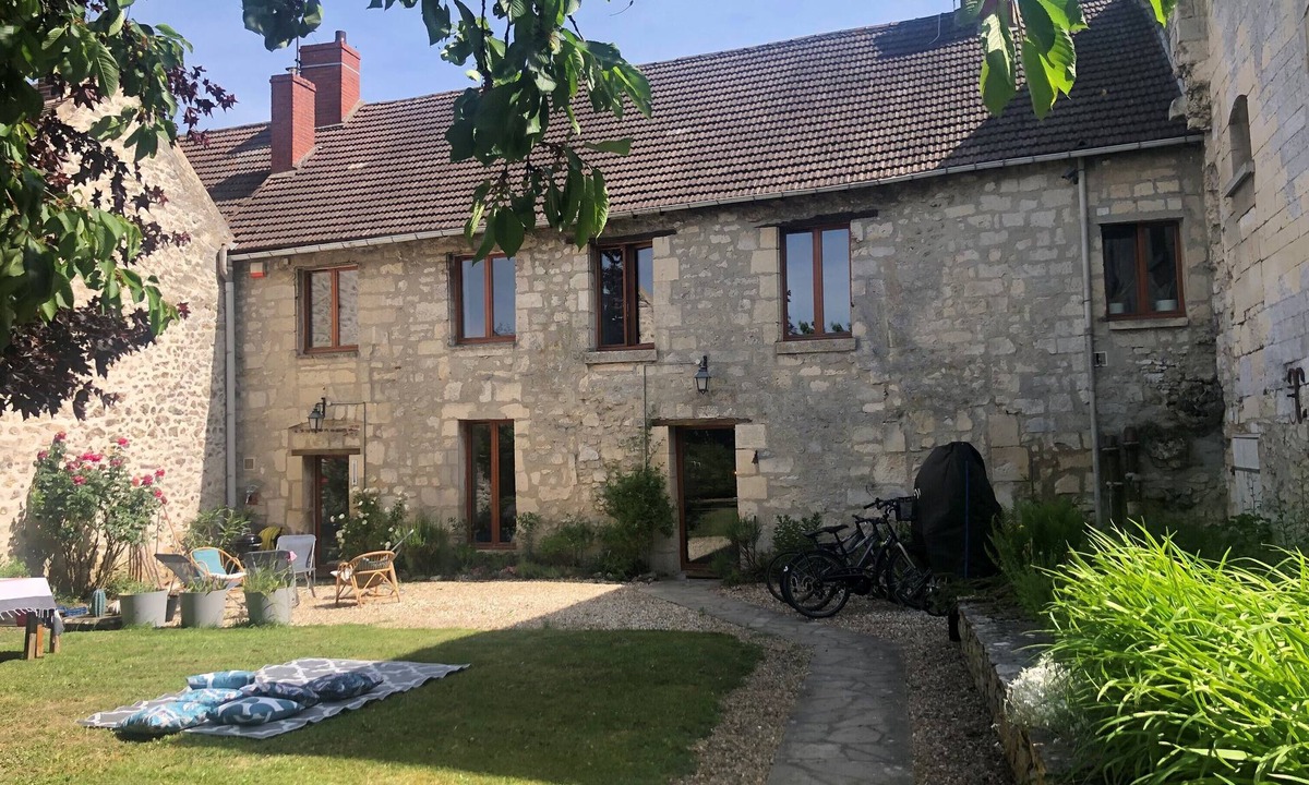 Pontpoint House | Spacious 17th century family home I Senlis - Asterix - Chantilly - Paris