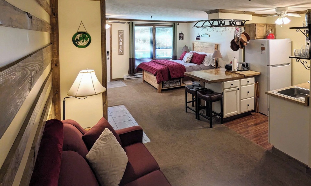 Edray Condo | SPACIOUS 1st Flr Studio 3 min Walk 2 Slopes, Bike-friendly, Ridgewood #50