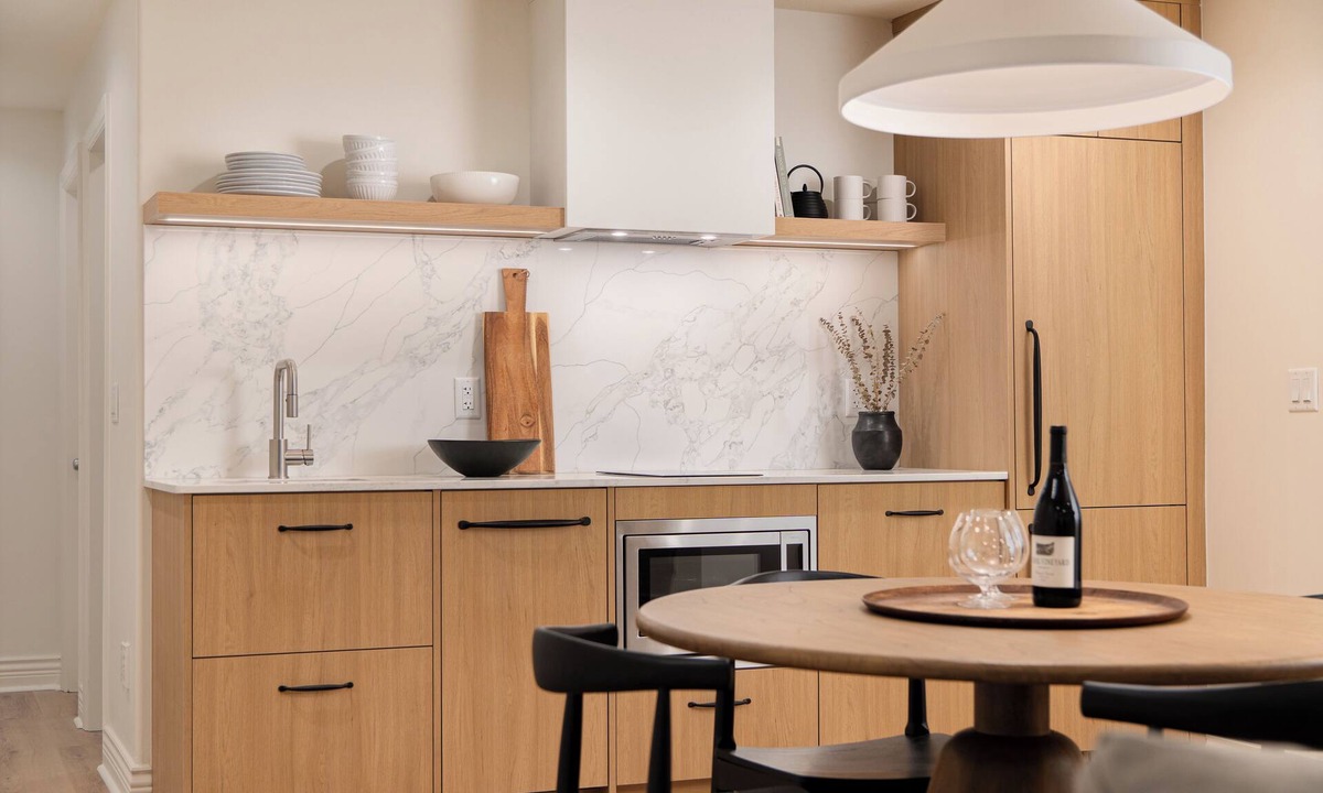 Shaughnessy House | Spacious 2-BDRM near Sunsets, Beach + City Life