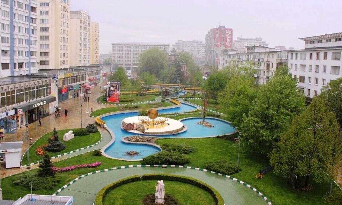 Pitesti Apartment | Spacious 2 Bed /2 Bath condo, close to City Centre
