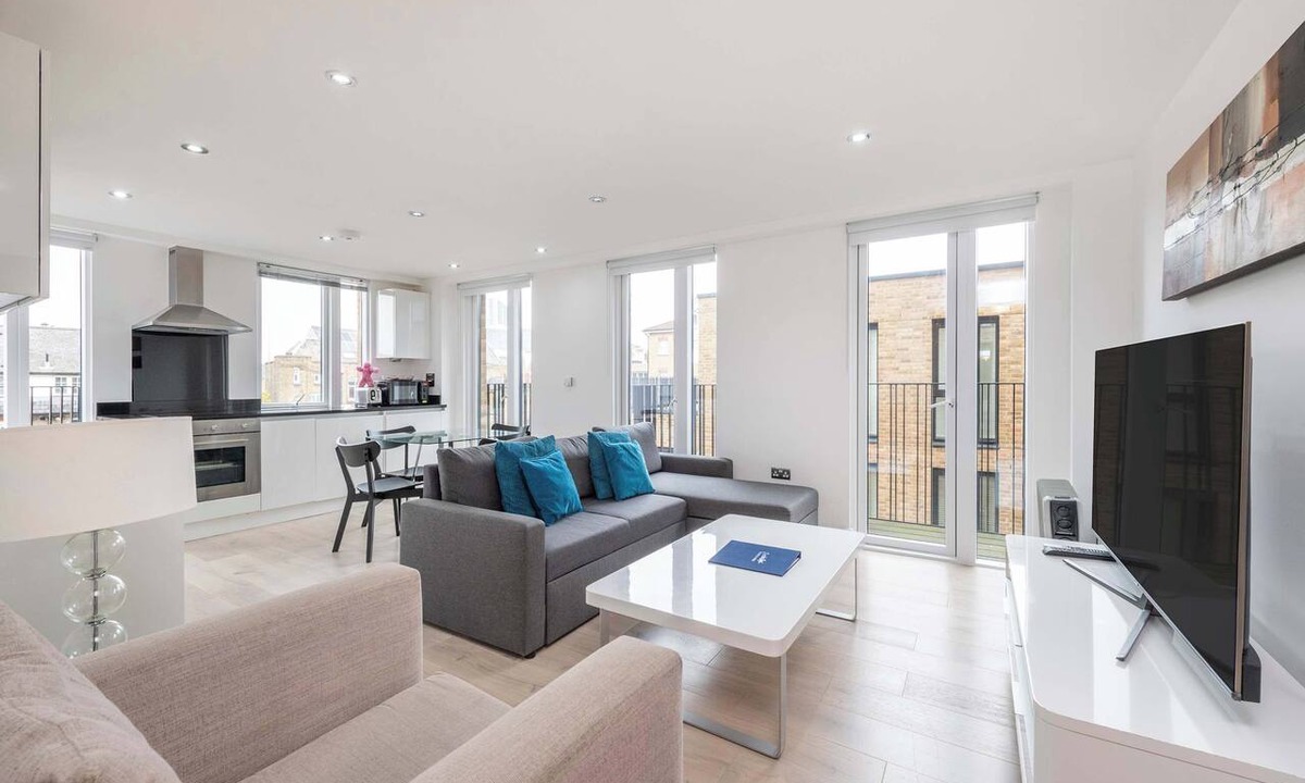 Euston Apartment | Spacious 2-Bed · Balcony · St Pancras · Sleeps 6