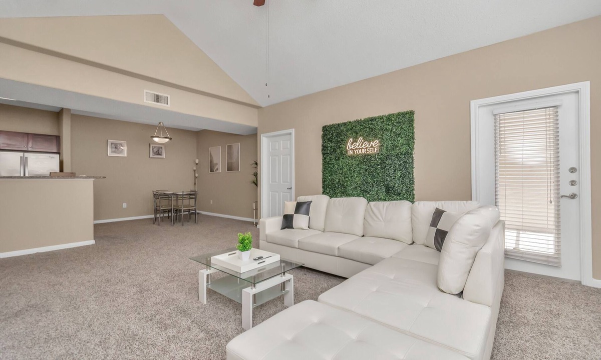 Astrodome Apartment | Spacious 2 Bed Gem 💎 Downtown Houston w/Neon wall
