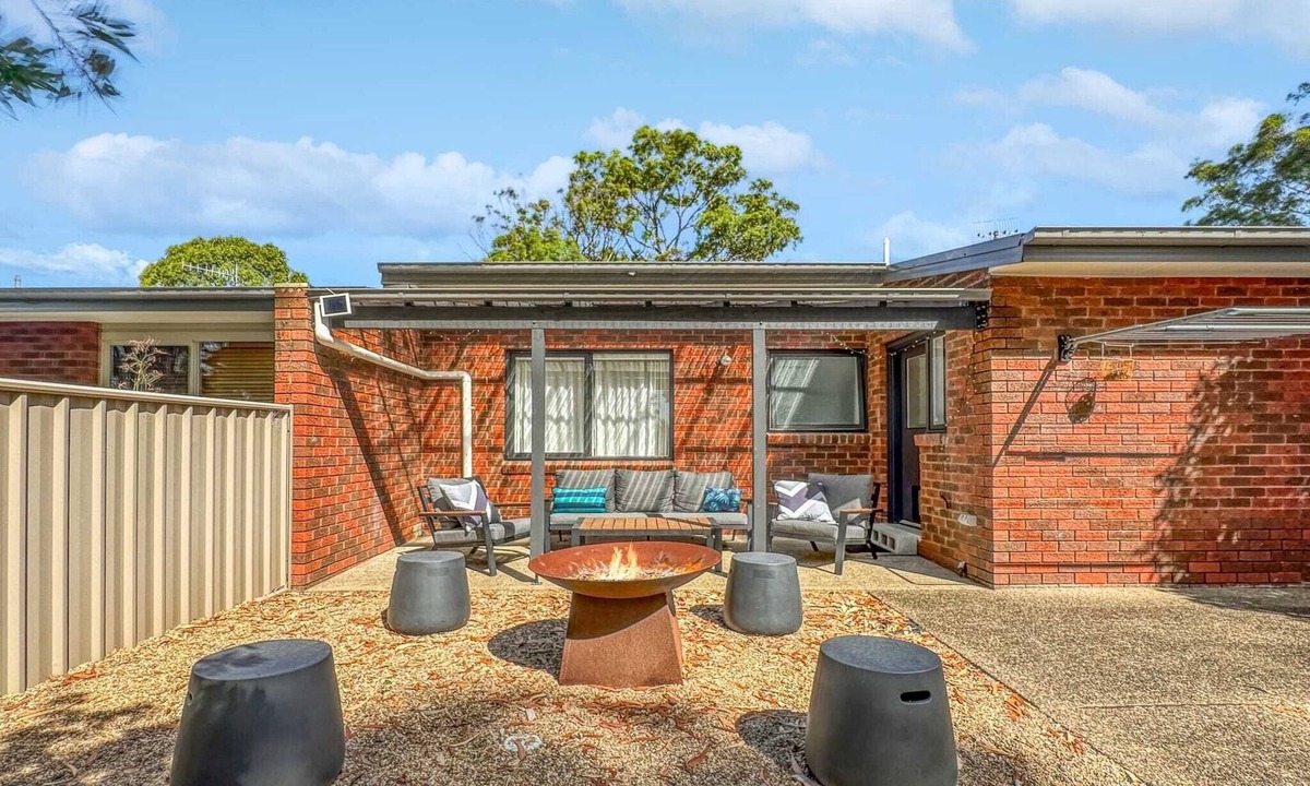 Surf Beach Apartment | Spacious 2-Bed Townhouse with BBQ