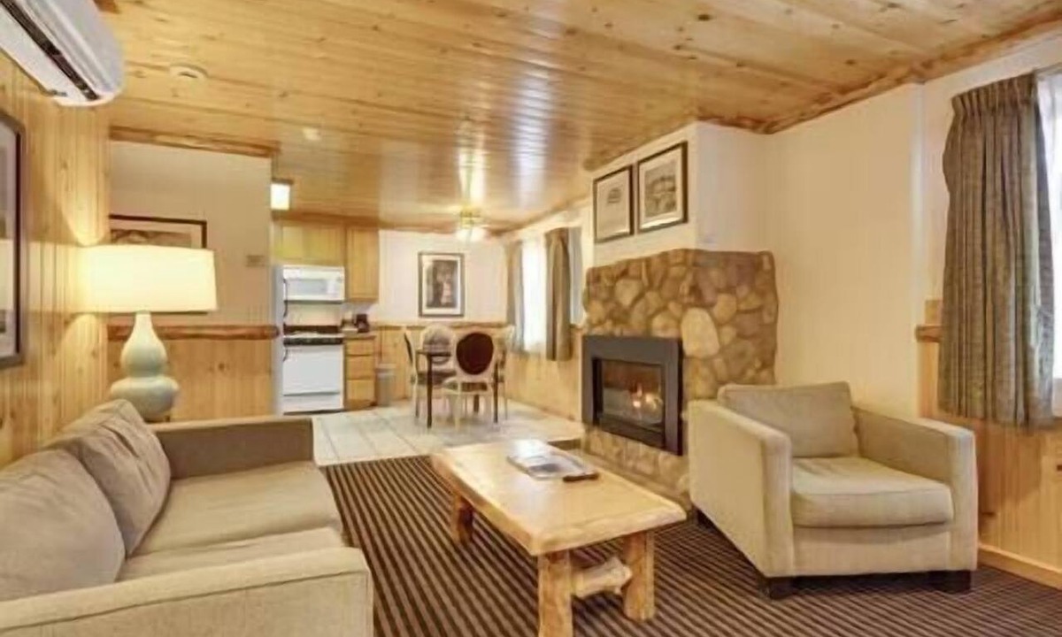 Lakeside Park Apartment | Spacious 2 Bedroom 2 Bathroom Townhouse in South Lake Tahoe