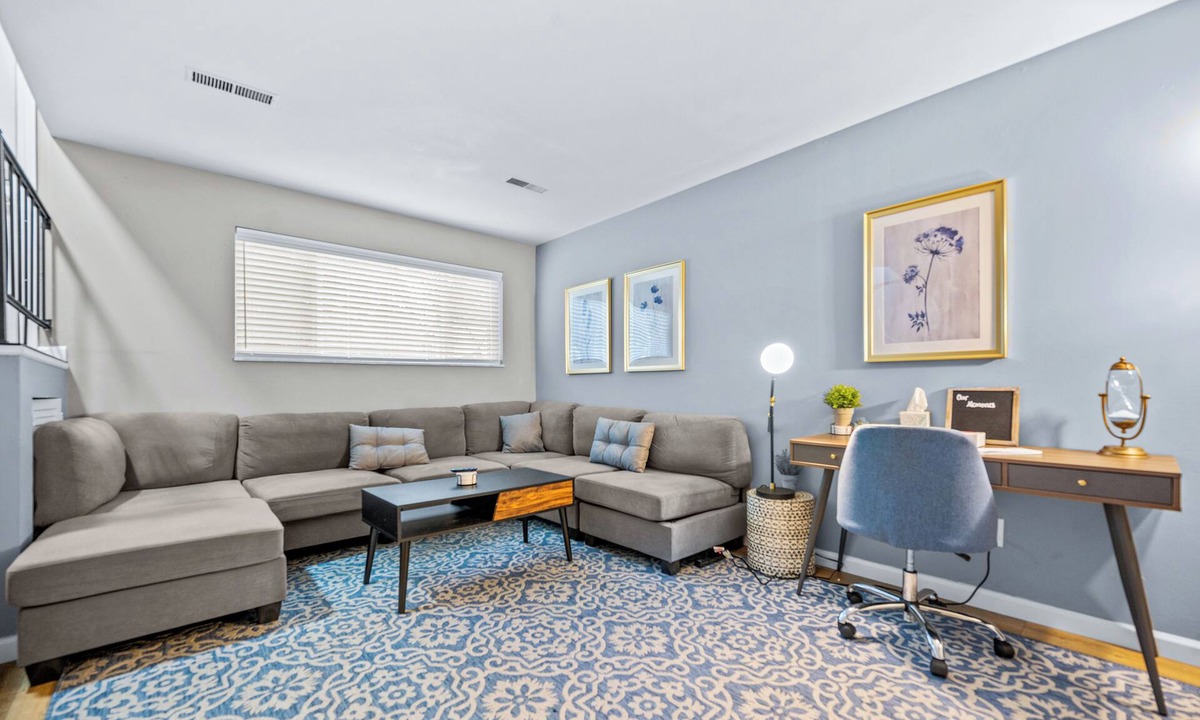St. Charles House | Spacious 2 Bedroom Townhome