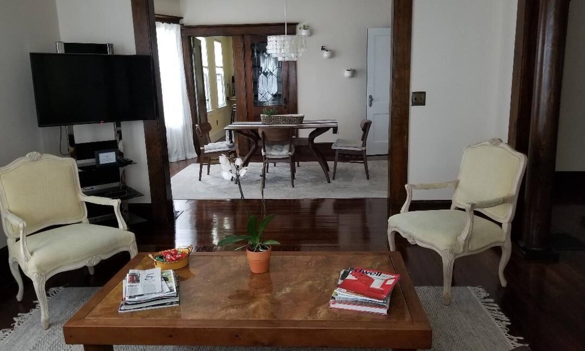 West New Haven Apartment | Spacious 2 Bedroom apartment close to Yale Bowl