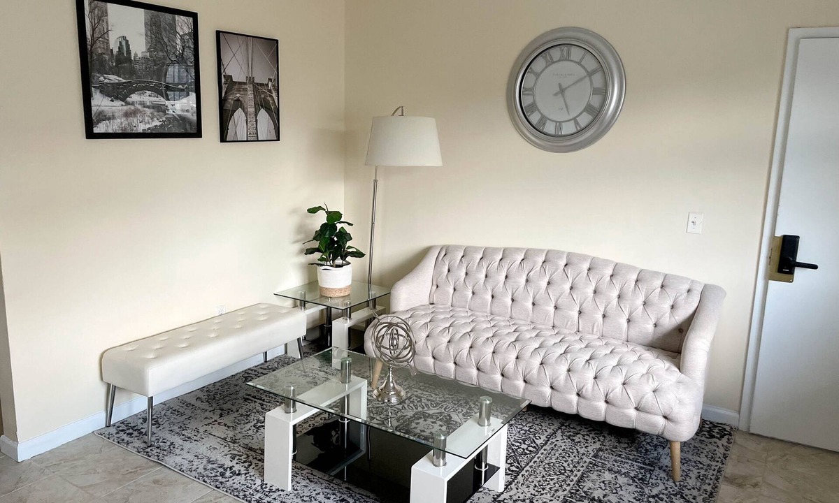 Brooklyn Apartment | Spacious 2 bedroom apartment with Patio! As Seen On Arbnb 5 star listing!