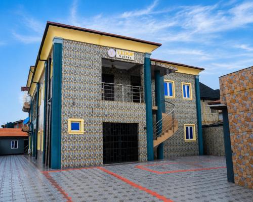 Ota Hotel | Spacious 2-Bedroom Diamond Suite in Ota