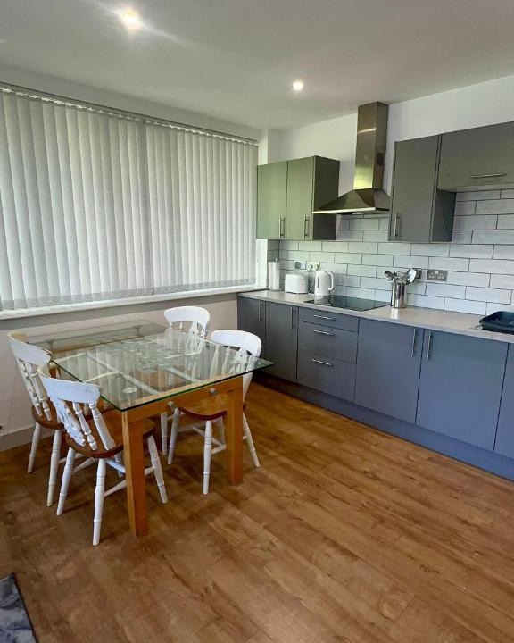 Cannock Apartment | Spacious 2 Bedroom Flat City Centre