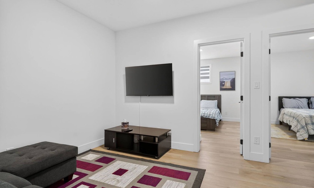 Northeast Edmonton House | Spacious 2 Bedroom Suite in Edmonton, Canada