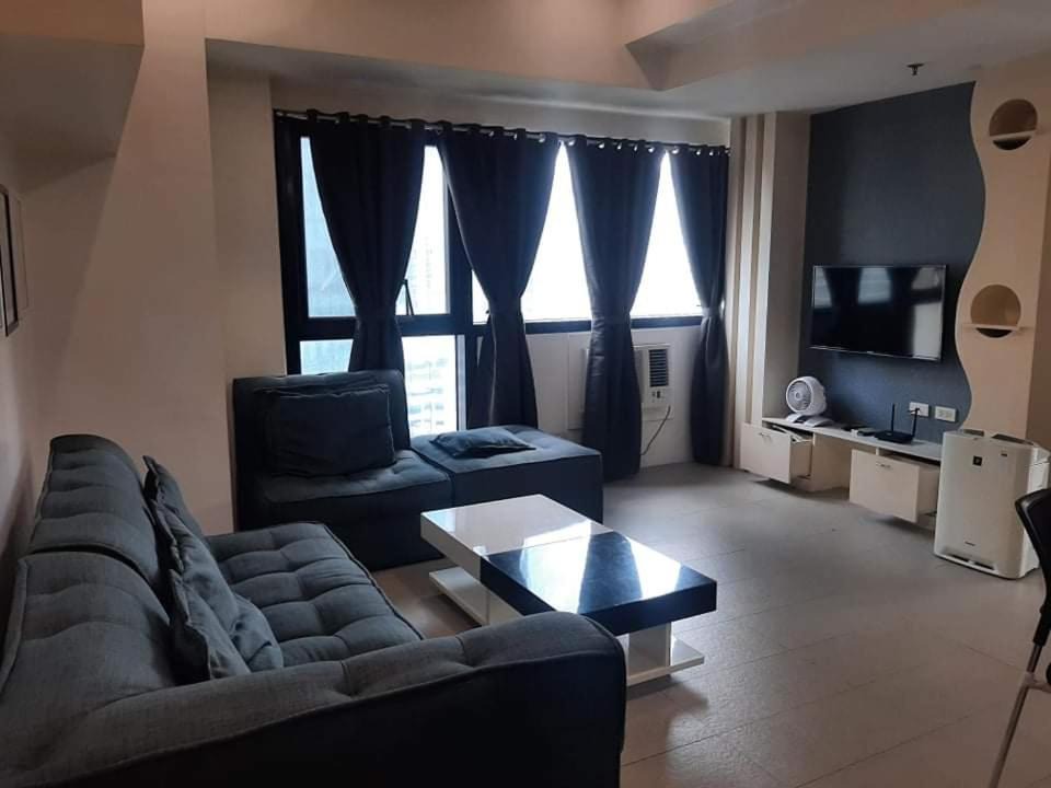 Wack-Wack Greenhills Apartment | Spacious 2 Bedroom Unit with Pool