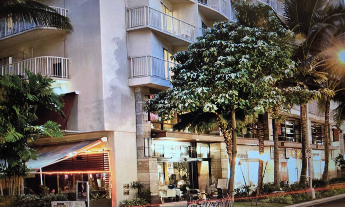 Waikiki Resort | Spacious 2-BR/2-bath suite with full kitchen & living room, minutes from beach