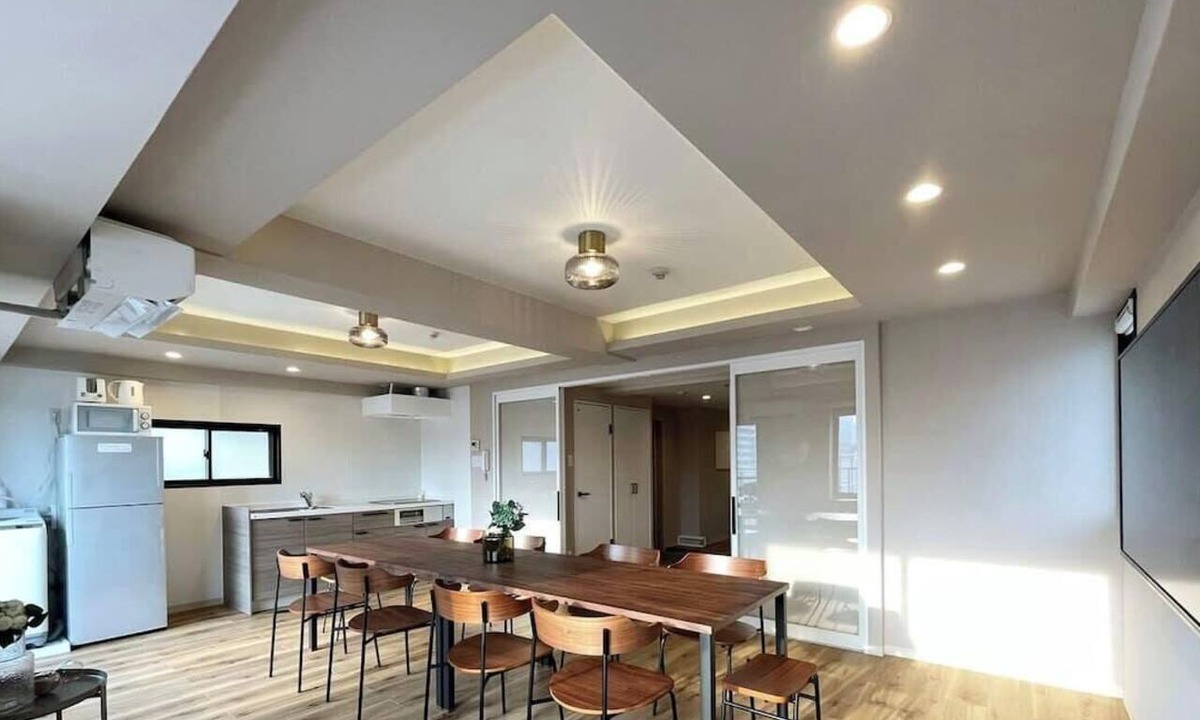 Hiroshima City Centre Apartment | Spacious 2-Level Apt with 4 Bedrooms | Up to 16