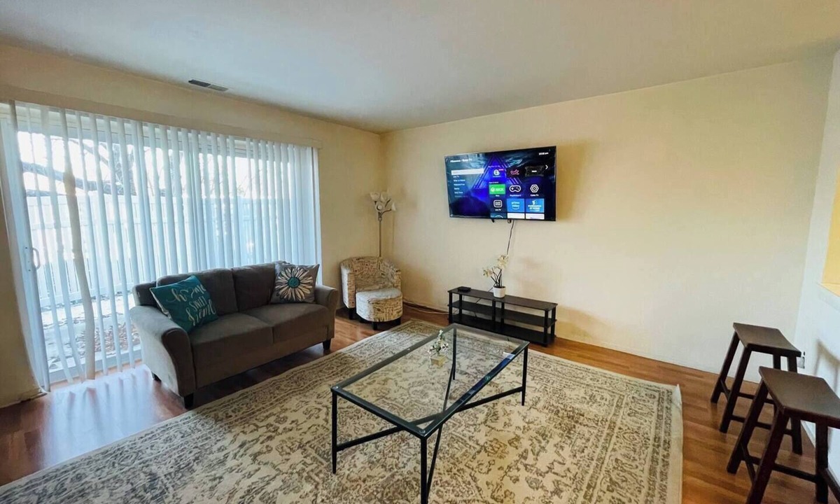 Elkins Park Apartment | Spacious 2BR/2BA Apartment | Monthly Stay Deals