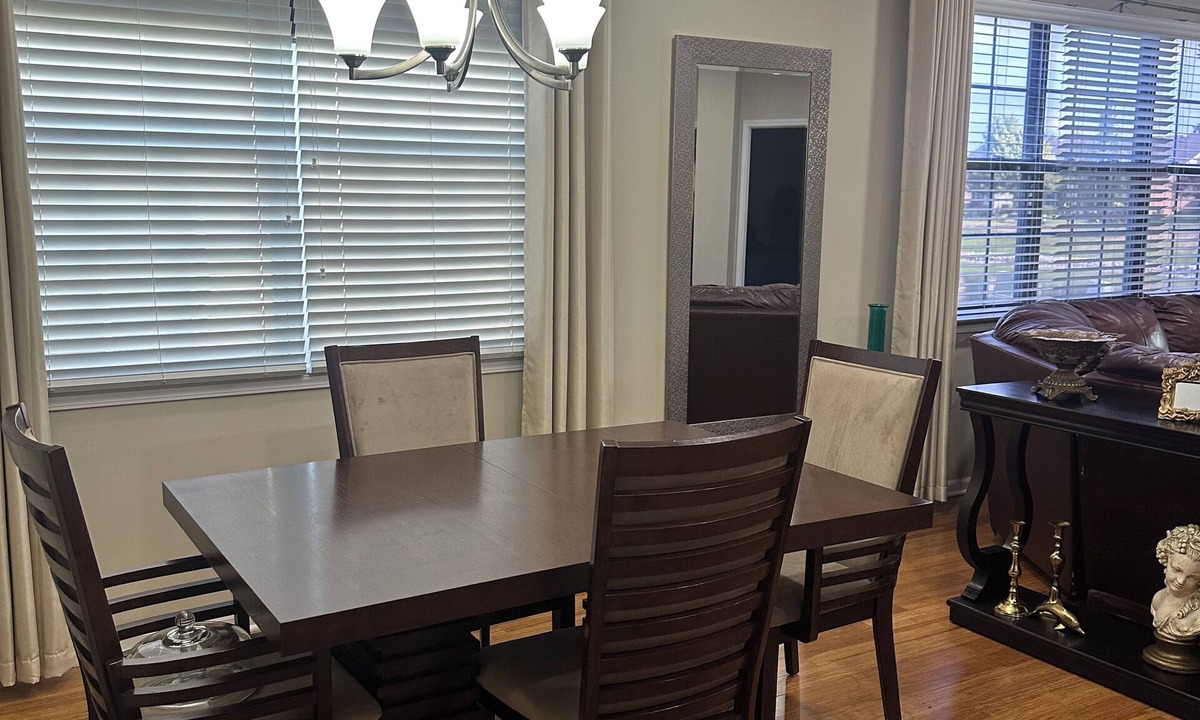 Schererville House | Spacious 2BR/2BA Home w/Modern Comforts – Near Chicago & Indiana Dunes!