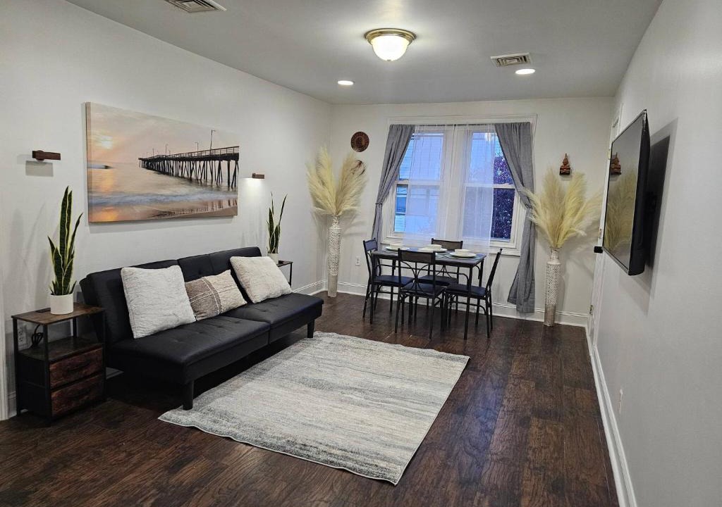 North Bergen Apartment | Spacious 2BR Apt| 3 Beds | 15 Min to NYC