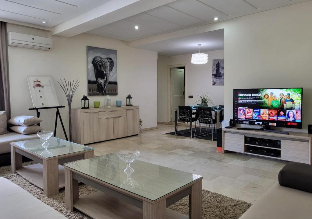 LA GIRONDE Apartment | Spacious 2BR Apt, Balcony, AC & Private Garage, Casablanca Centre