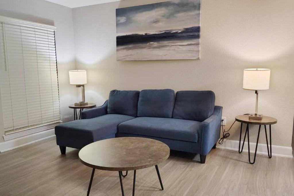 Astrodome Apartment | Spacious 2BR at 5 min walk to NRG | RODEO | By TMC