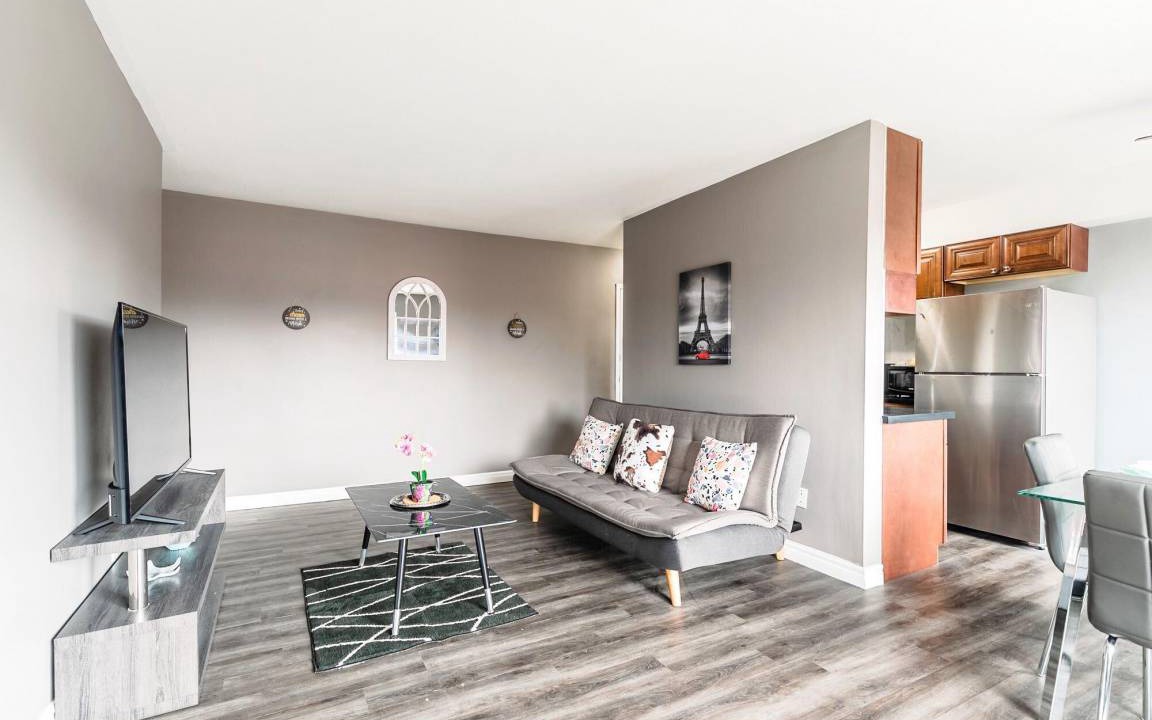 Rosedale Apartment | Spacious 2BR King Bed Apt, near DT Hamilton!