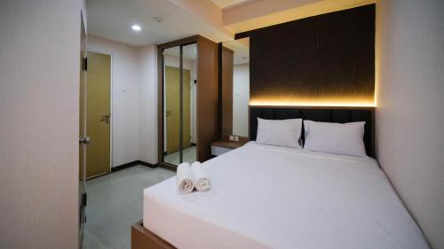 Surabaya Apartment | Spacious 2BR Combine Unit at Bale Hinggil Apartment By Travelio