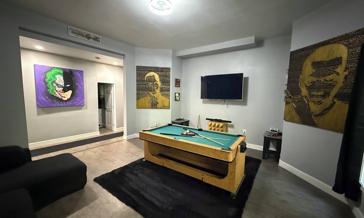 Lawrenceville House | Spacious 2BR Full Kitchen Suite + Pool Table I Patio + Private