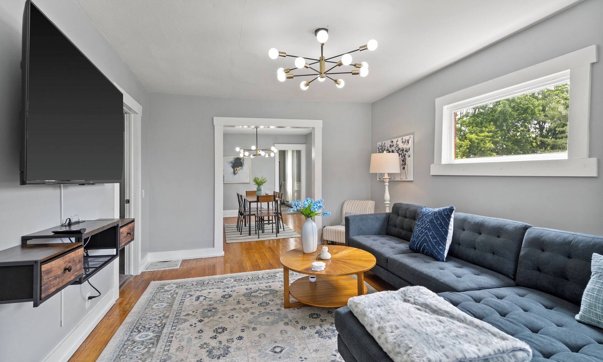 Southside Apartment | Spacious 2BR Near Syracuse Uni, Zoo & Downtown