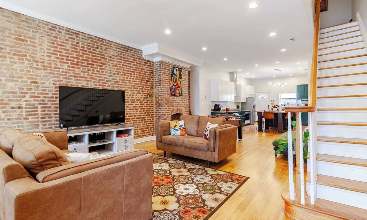 Shaw House | Spacious 2BR Townhouse near Metro w/Free Parking!