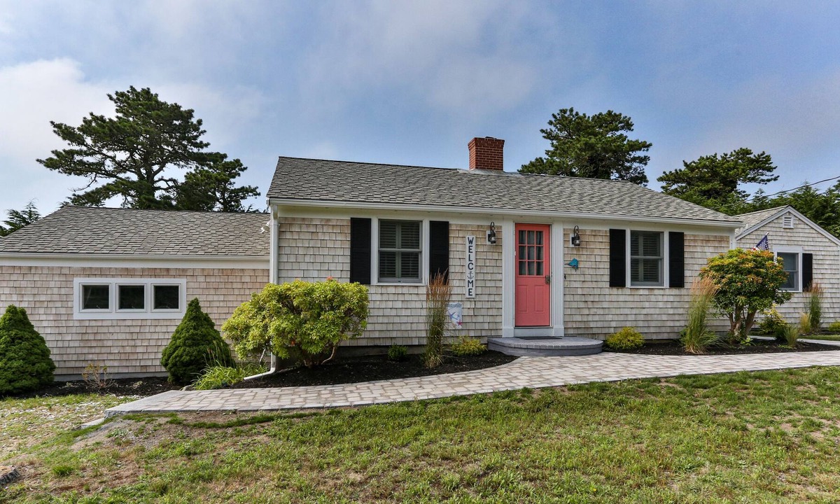 East Harwich House | Spacious 3/2 Single Level 🏠 WIFI, A/C, PELOTON, 1.2 Mi to 🏝 Close to 🚲 Path