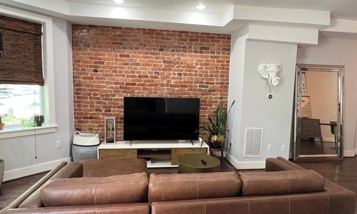 Eckington House | Spacious 3,500+ Sq.Ft Family Home - Free Parking - 10 Min to National Mall