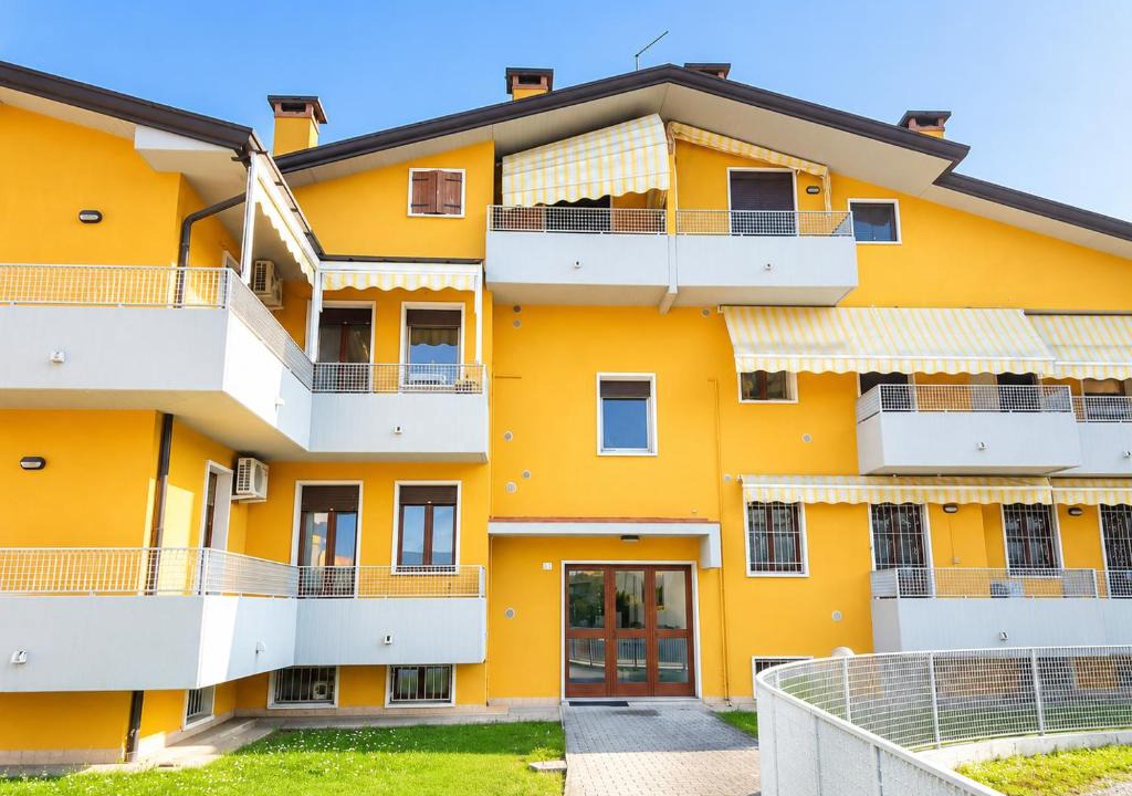 Ponte San Nicolo Apartment | Spacious 3 BDR Apartment in Padua