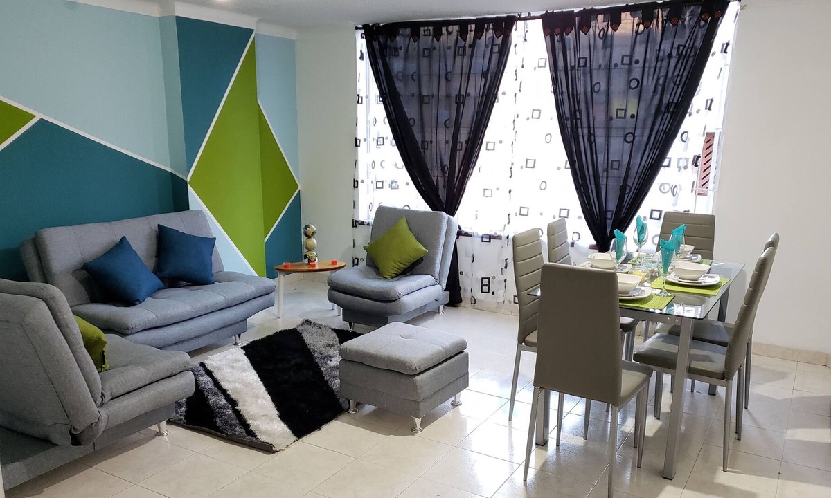 Antiguo Country Apartment | SPACIOUS 3 Beds / 2 Mild AWESOME LOCATION CLOSE TO ZONE T, EASY TRANSPORT.