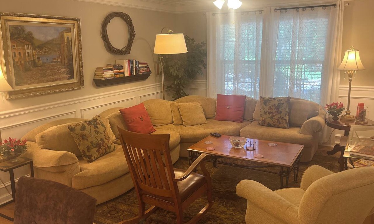 Athens Condo | Spacious 3 bed 2 bath condo close to Memorial Park, Five-points, & UGA in Athens