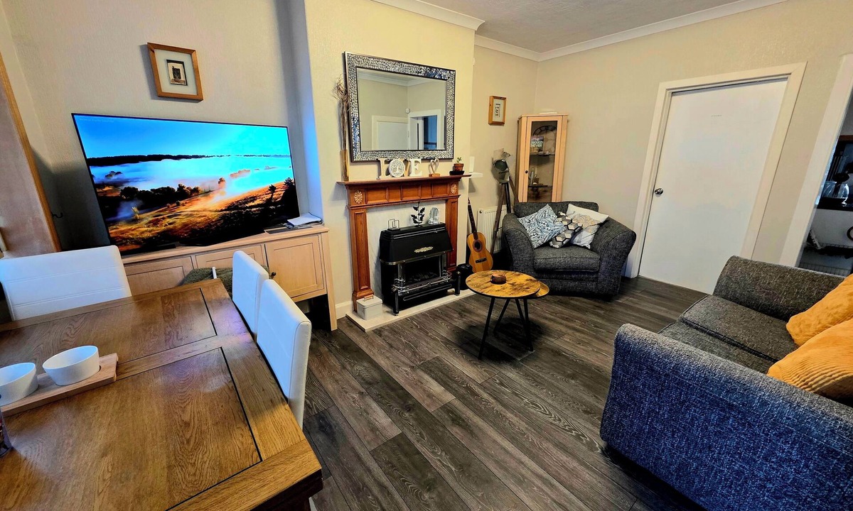 Bonnington House | Spacious 3-Bed Edinburgh Stay Near City Centre with Free Parking
